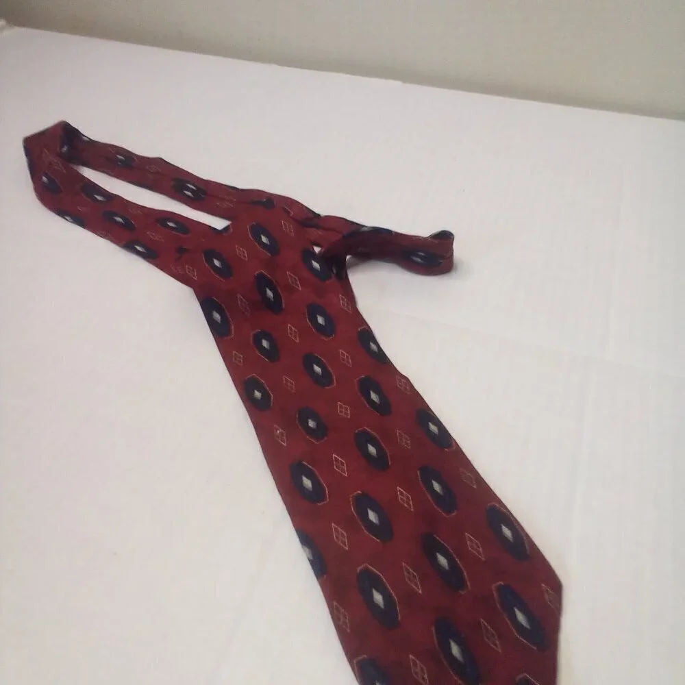 Jos A Bank Corporate Collection Tie Necktie Men 100% Silk Red Blue Gold